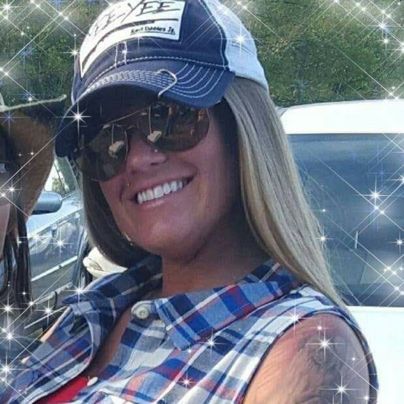 Meet your Posher, Ashley - Picture 2 of 2